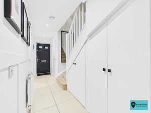 Entrance Hall- click for photo gallery